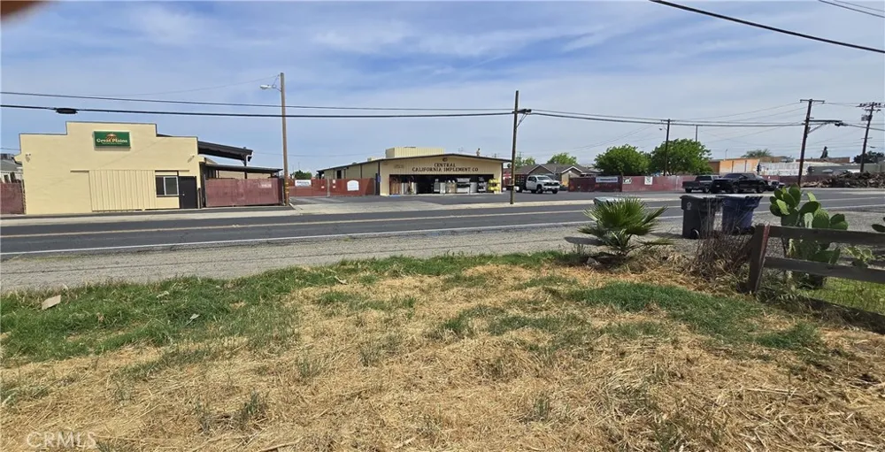 W Inyo Avenue Tulare, CA 93274