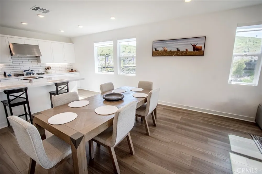 26857 Laurel Mountain Loop Valencia, CA 91381