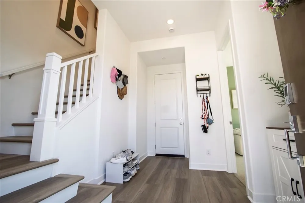 26857 Laurel Mountain Loop Valencia, CA 91381