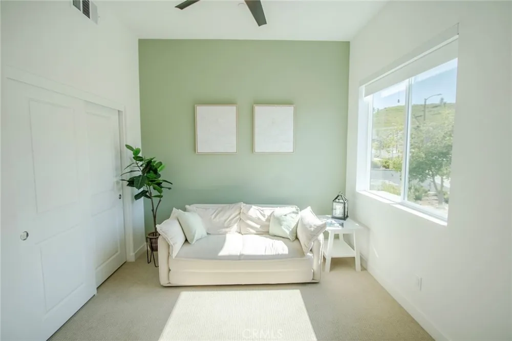 26857 Laurel Mountain Loop Valencia, CA 91381