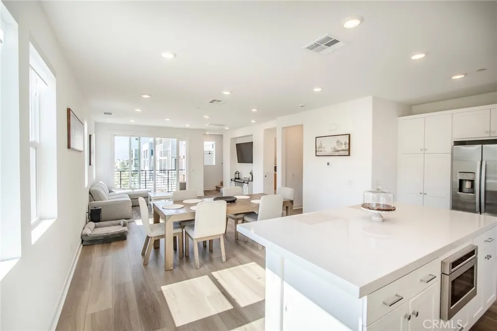 26857 Laurel Mountain Loop Valencia, CA 91381