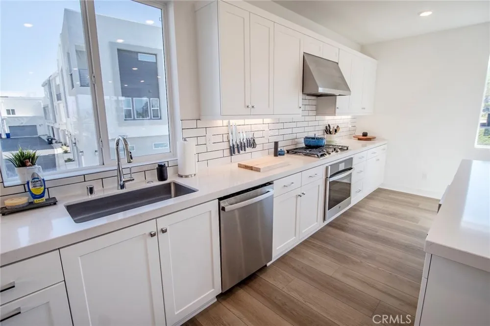26857 Laurel Mountain Loop Valencia, CA 91381