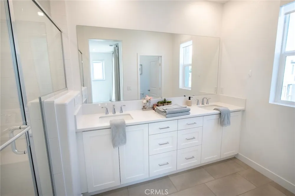 26857 Laurel Mountain Loop Valencia, CA 91381