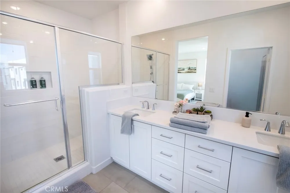 26857 Laurel Mountain Loop Valencia, CA 91381