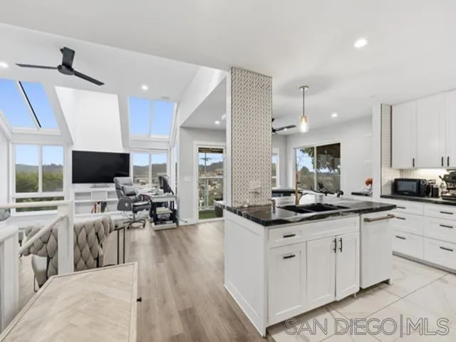 317 Arcaro Ln Solana Beach, CA 92075
