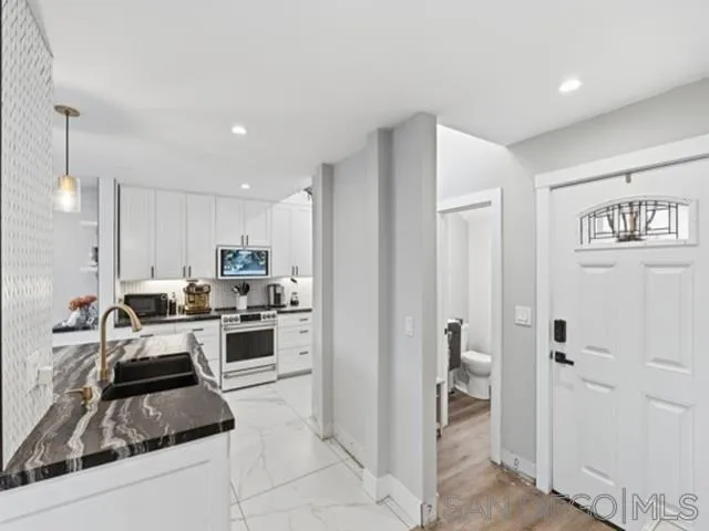 317 Arcaro Ln Solana Beach, CA 92075