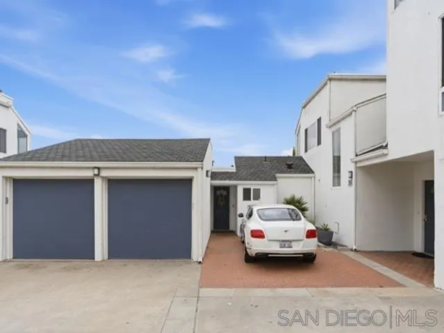317 Arcaro Ln Solana Beach, CA 92075