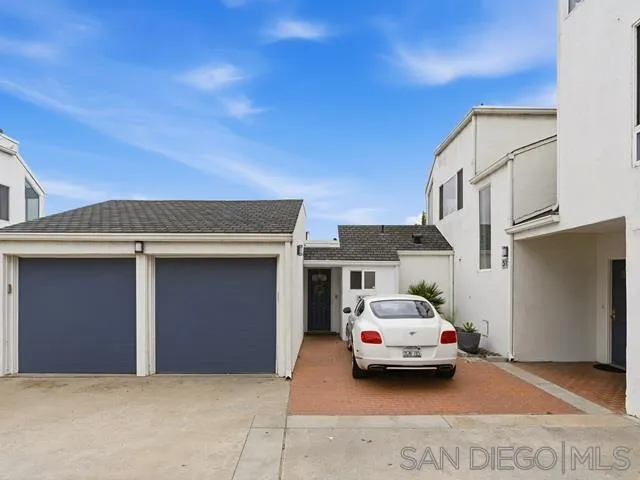 317 Arcaro Ln Solana Beach, CA 92075