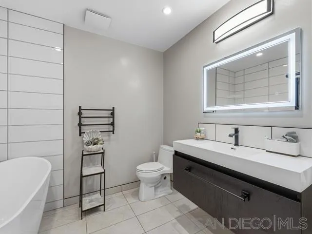317 Arcaro Ln Solana Beach, CA 92075