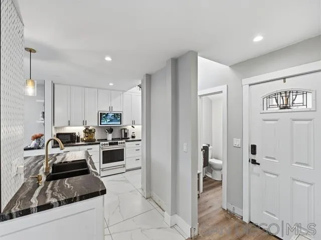 317 Arcaro Ln Solana Beach, CA 92075