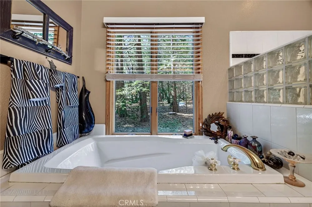 62 Hollow Oak Lane Chico, CA 95973