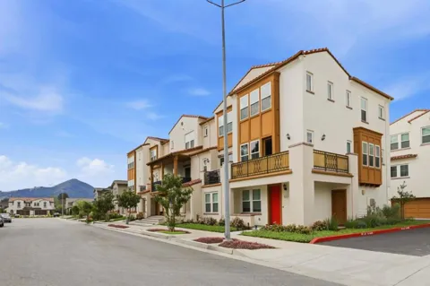 625 Los Castanos Drive