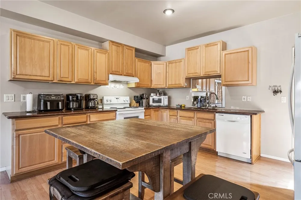 2920 Meadow Creek Road Clearlake Oaks, CA 95423