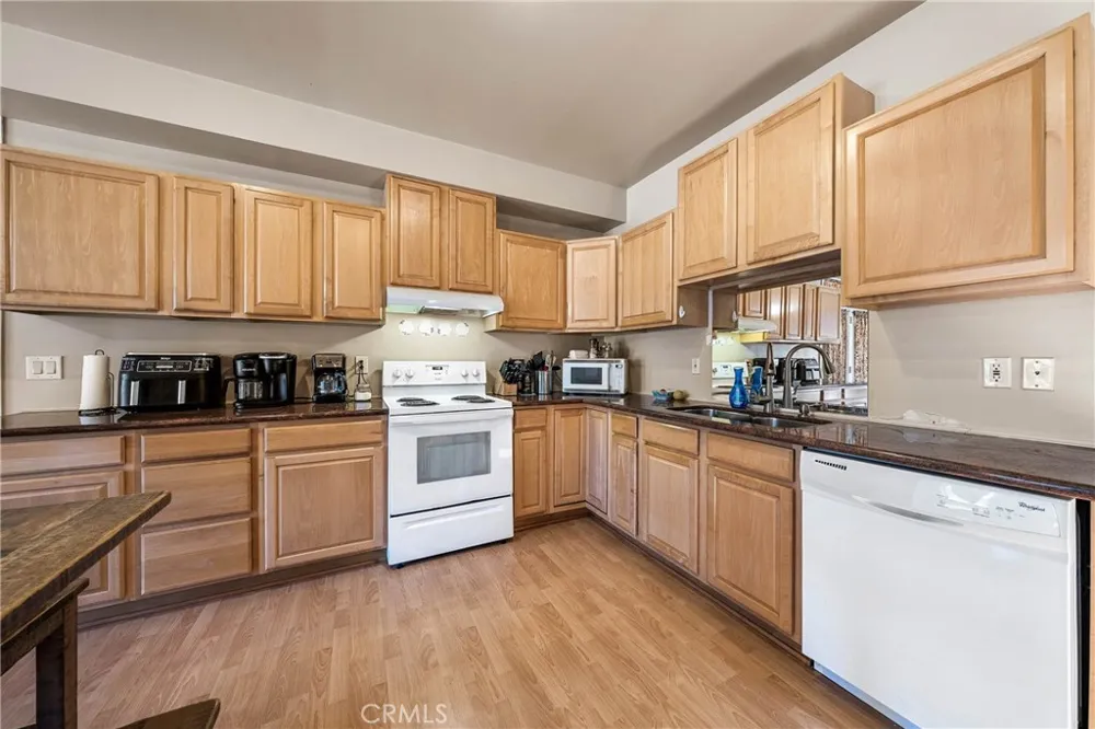 2920 Meadow Creek Road Clearlake Oaks, CA 95423