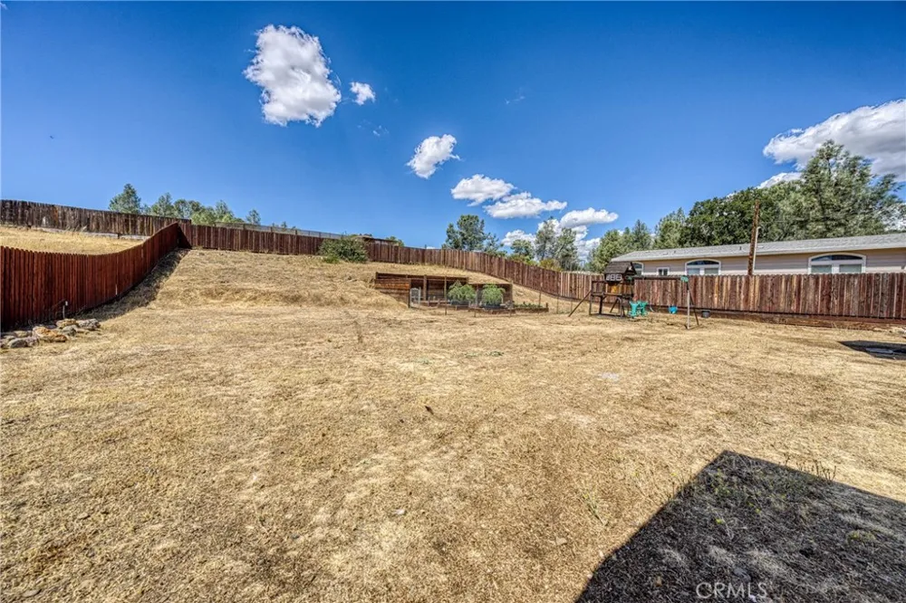 2920 Meadow Creek Road Clearlake Oaks, CA 95423