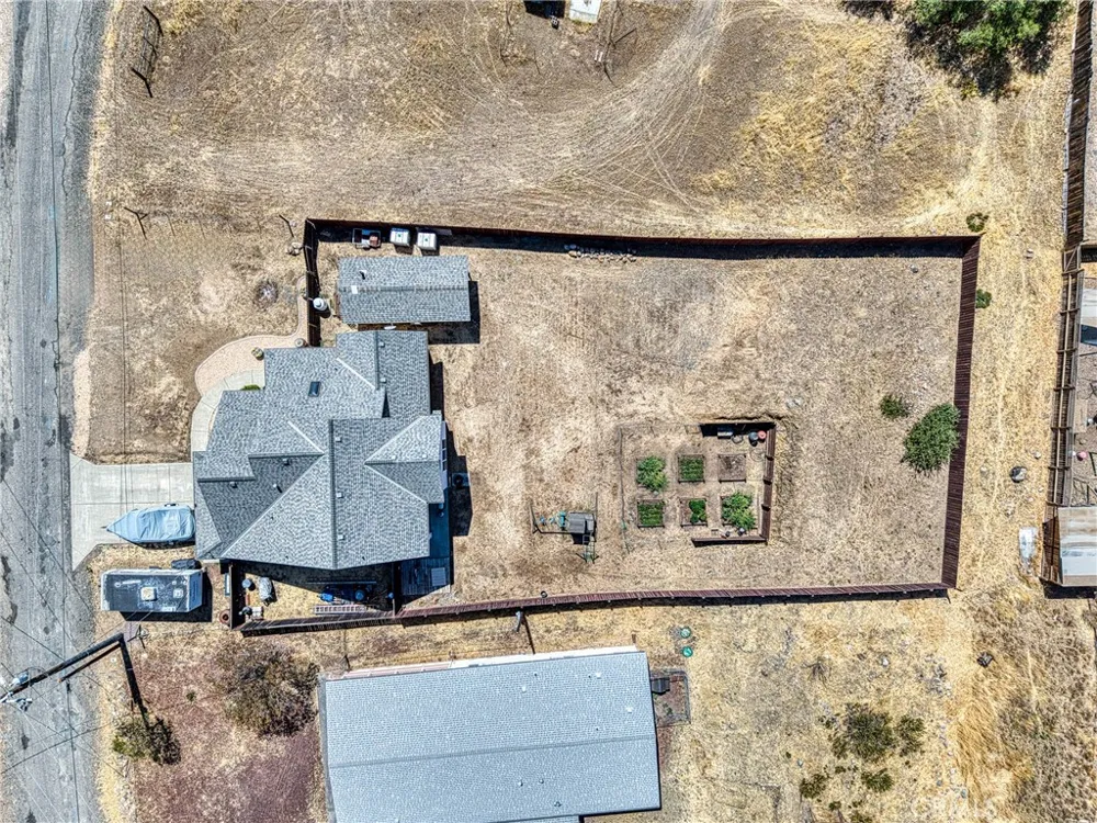 2920 Meadow Creek Road Clearlake Oaks, CA 95423