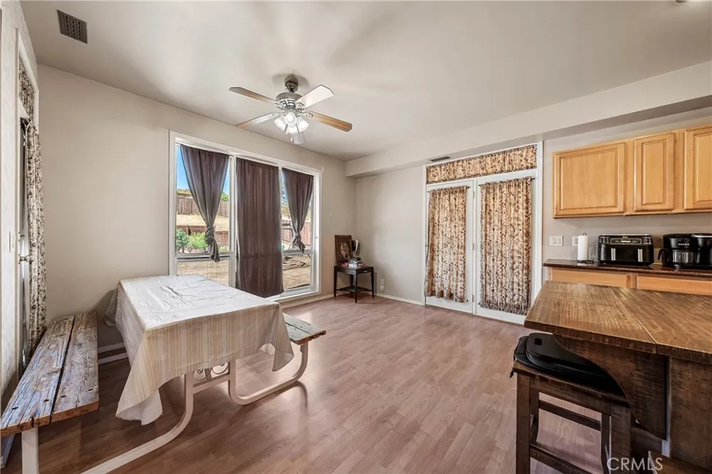 2920 Meadow Creek Road Clearlake Oaks, CA 95423