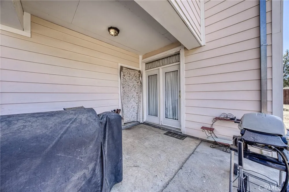 2920 Meadow Creek Road Clearlake Oaks, CA 95423