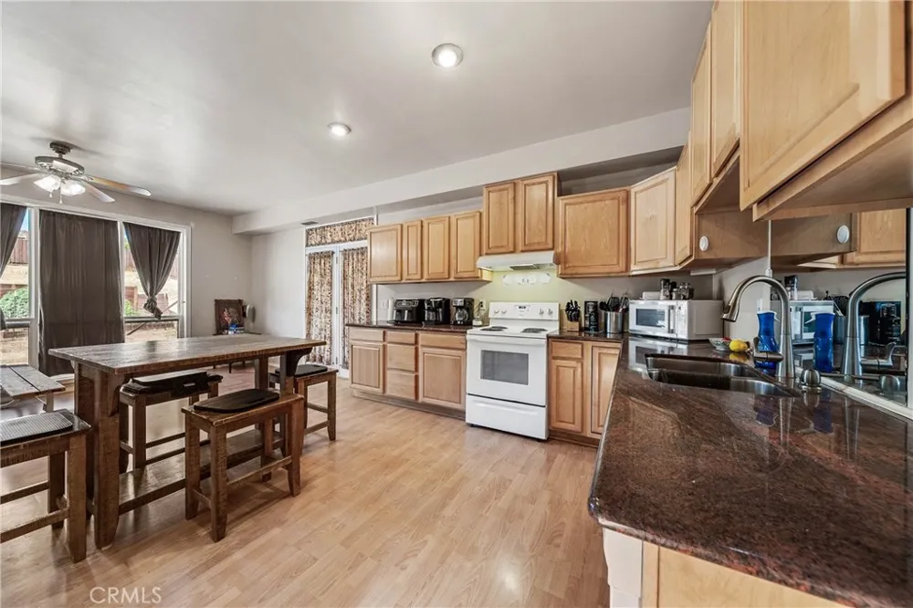 2920 Meadow Creek Road Clearlake Oaks, CA 95423