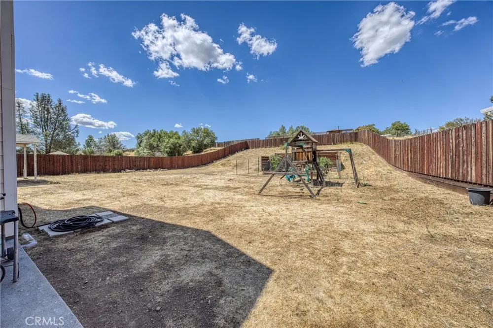 2920 Meadow Creek Road Clearlake Oaks, CA 95423