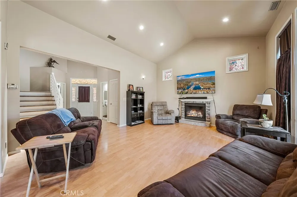 2920 Meadow Creek Road Clearlake Oaks, CA 95423