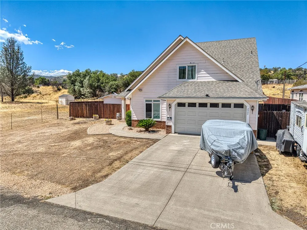 2920 Meadow Creek Road Clearlake Oaks, CA 95423
