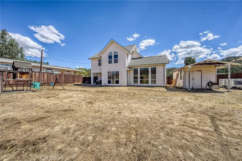 2920 Meadow Creek Road Clearlake Oaks, CA 95423