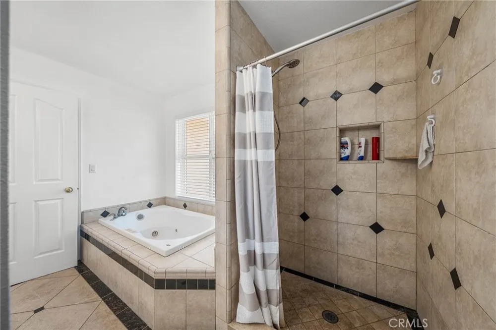 2920 Meadow Creek Road Clearlake Oaks, CA 95423