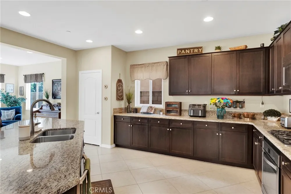 5341 Parma Fontana, CA 92336