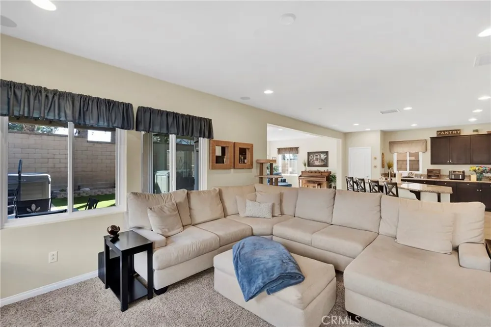 5341 Parma Fontana, CA 92336