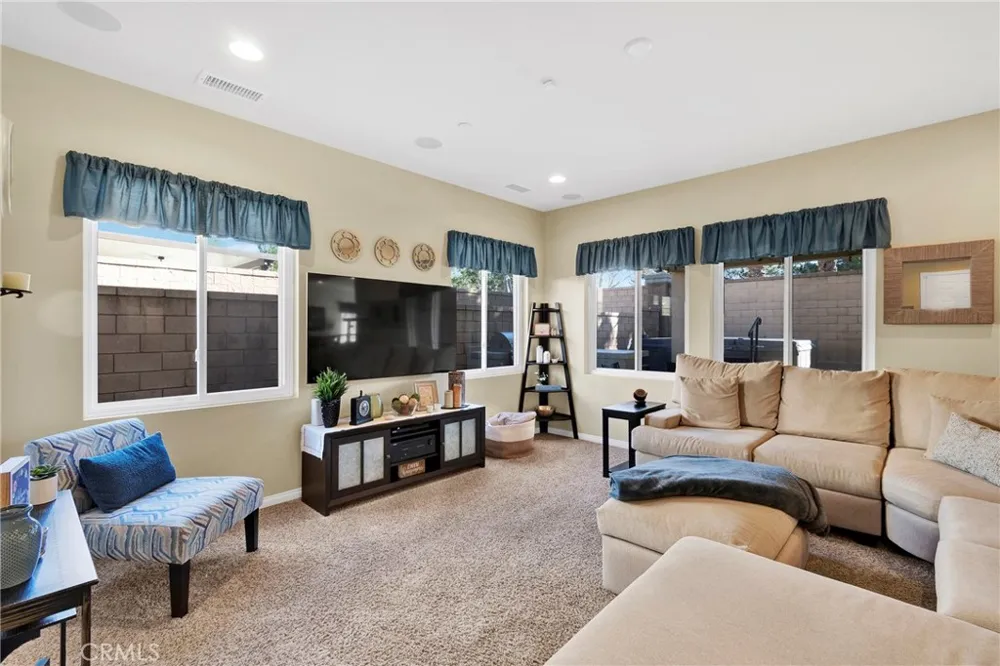 5341 Parma Fontana, CA 92336