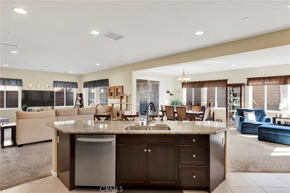 5341 Parma Fontana, CA 92336