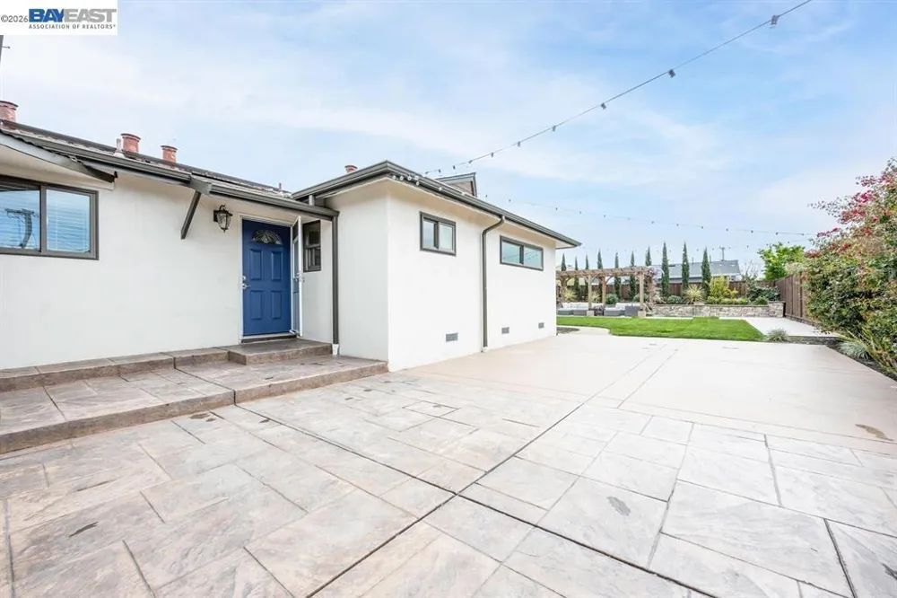 1338 Thais Lane Hayward, CA 94544