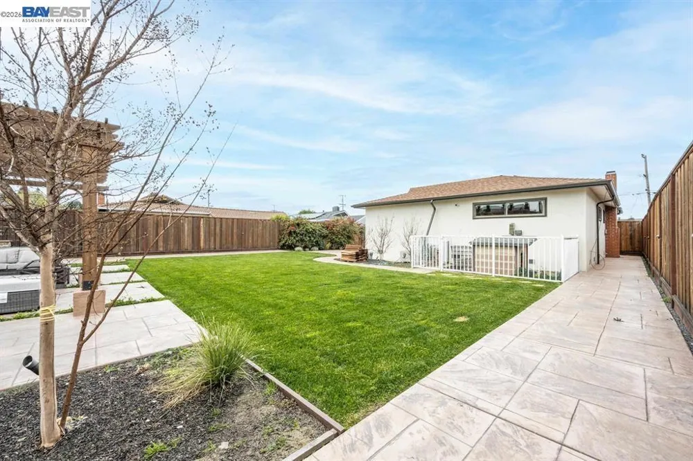 1338 Thais Lane Hayward, CA 94544