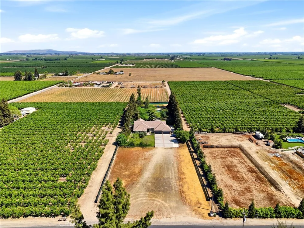 40912 Road 40 Dinuba, CA 93618