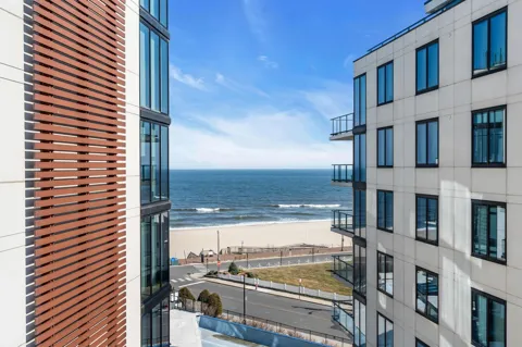 350 OCEAN AVE