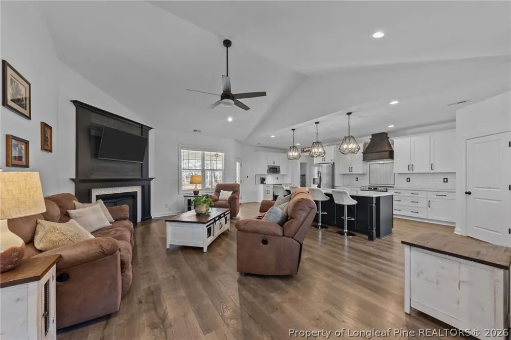 30220 W Lake Drive Wagram, NC 28396