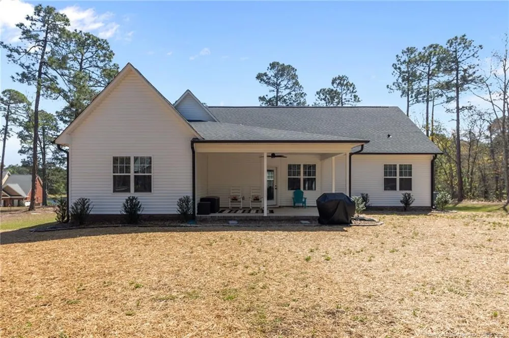 30220 W Lake Drive Wagram, NC 28396