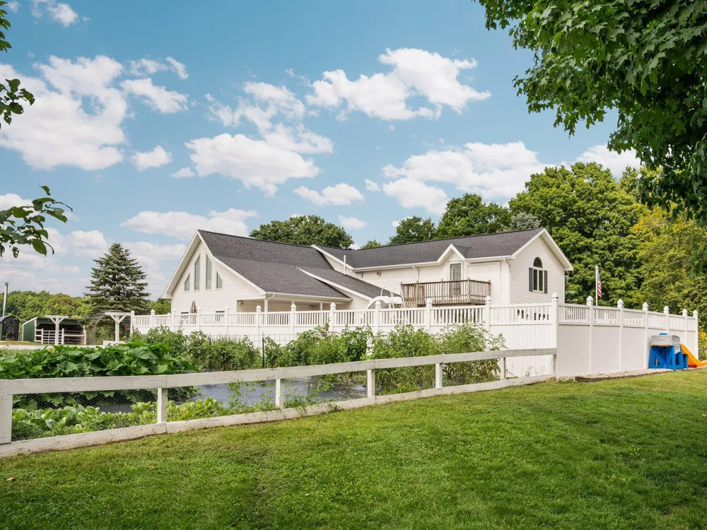8382 SW Hudson Road Springfield Township, MI 49633
