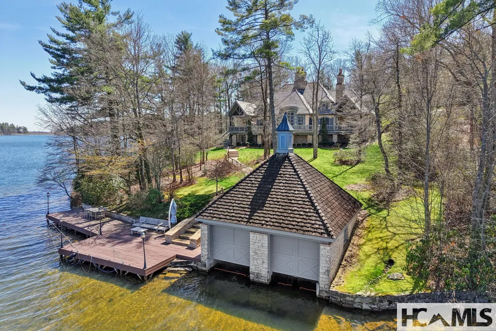 138 Indian Trace Lake Toxaway, NC 28747