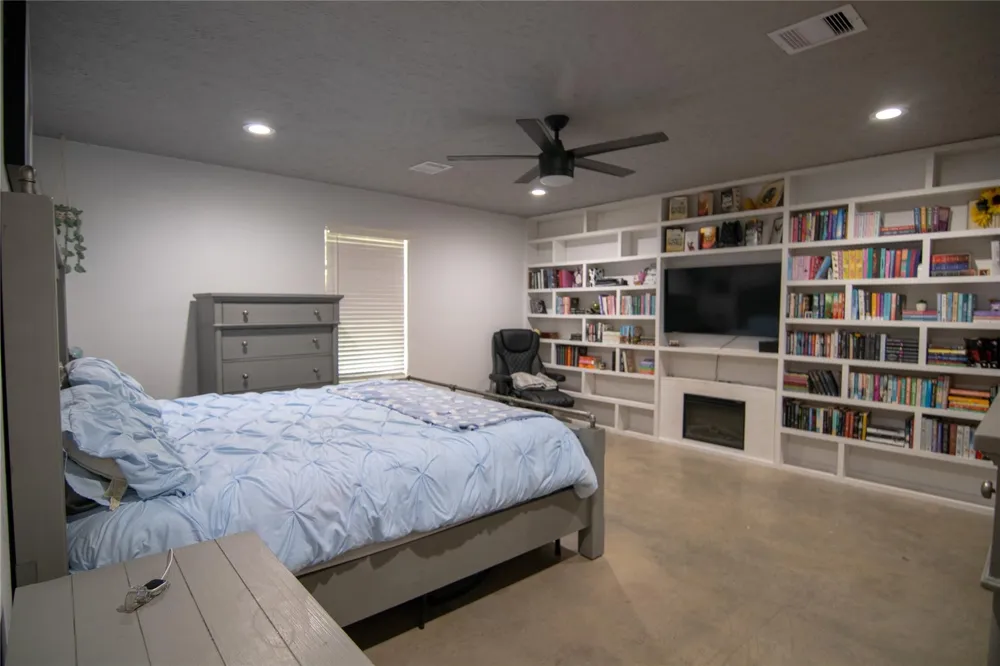 107 County Road 409 Sweeny, TX 77480