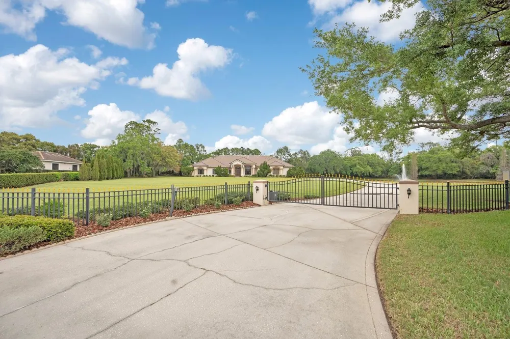 3300 BRIDGEFIELD DRIVE Lakeland, FL 33803
