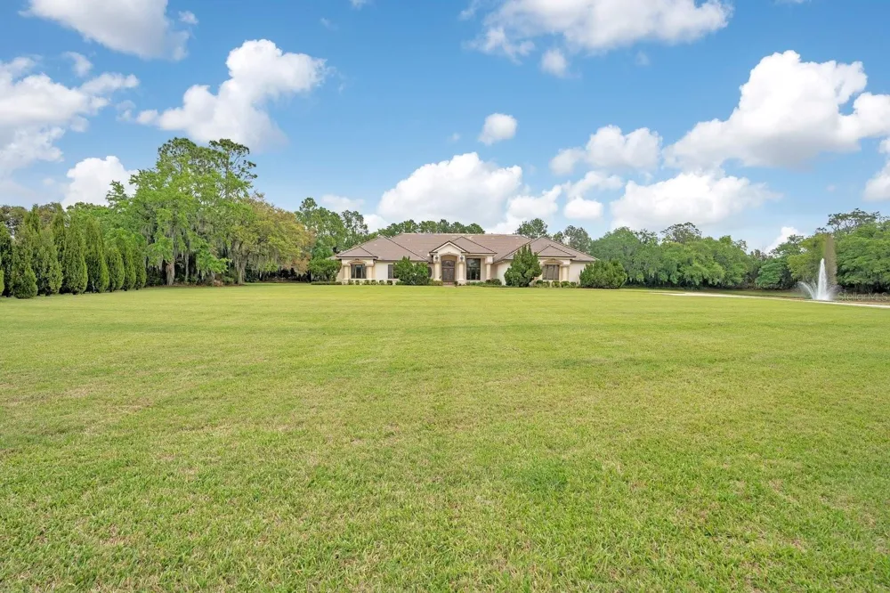3300 BRIDGEFIELD DRIVE Lakeland, FL 33803