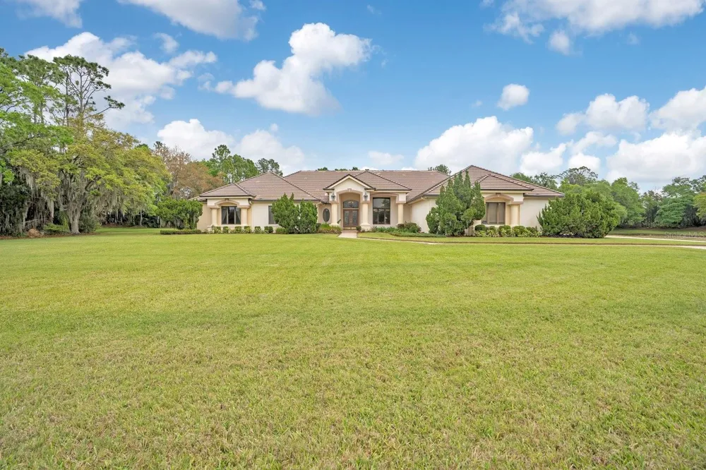 3300 BRIDGEFIELD DRIVE Lakeland, FL 33803