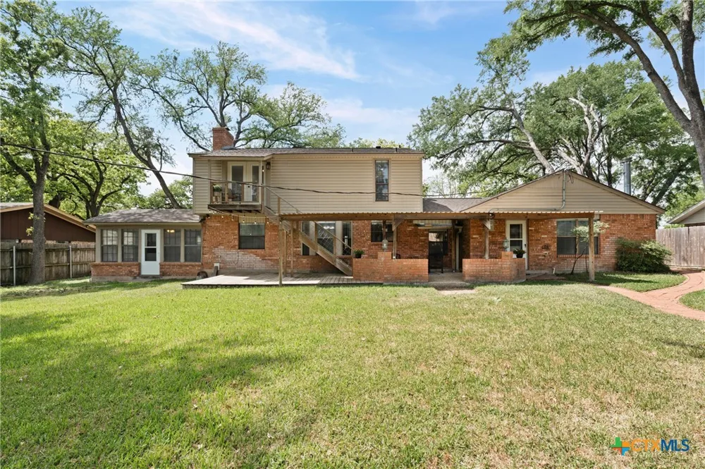 1903 Harding Avenue Cameron, TX 76520