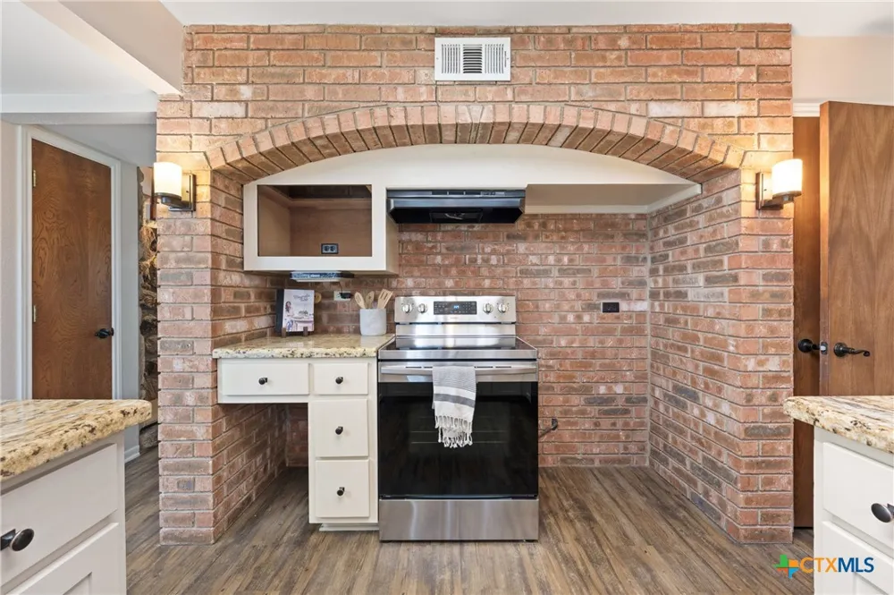 1903 Harding Avenue Cameron, TX 76520
