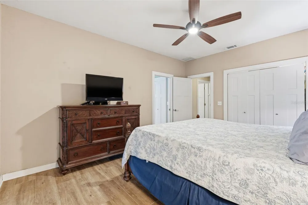 13917 76TH TERRACE Seminole, FL 33776