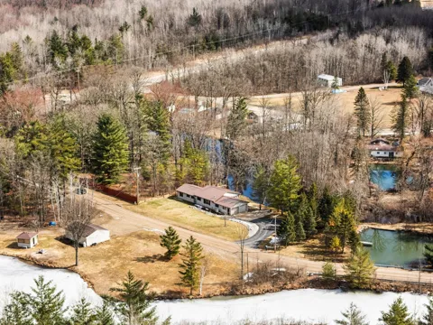 89 River Drive