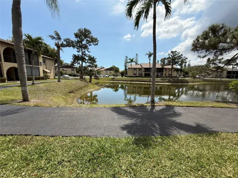 340 Pine Ridge Cir #C-1