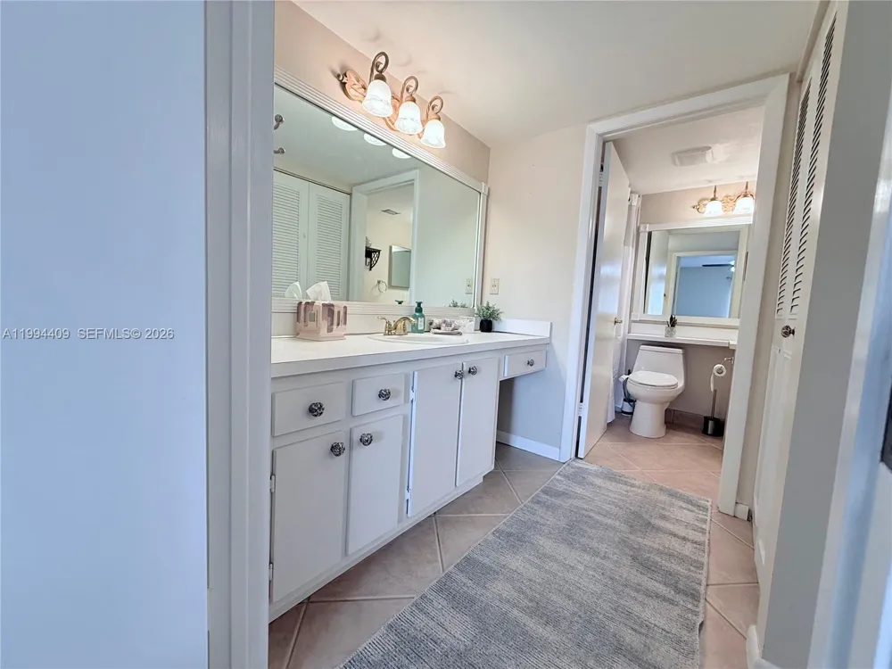 340 Pine Ridge Cir #C-1 Green Acres, FL 33463